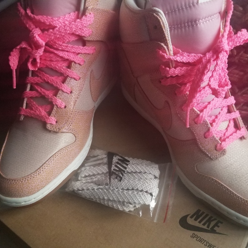 WMNS Nike Dunk Sky Hi Vntg